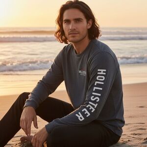Hollister Men’s Long Sleeve Graphic Tee  Size M | California Surf Logo Navy Blue